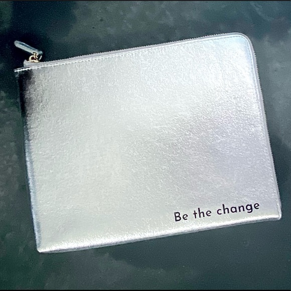 Urban Expressions Metallic Pouch SET - Picture 5 of 15